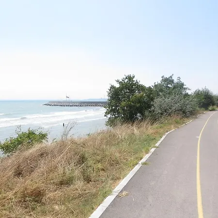 Emona Μπουργκάς