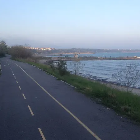 Emona Μπουργκάς