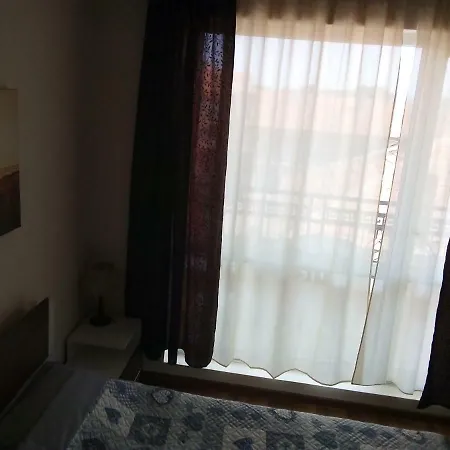 Emona Μπουργκάς